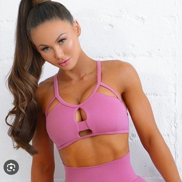 Bombshell Sportswear Other - Bombshell Sportswear queen bra blush